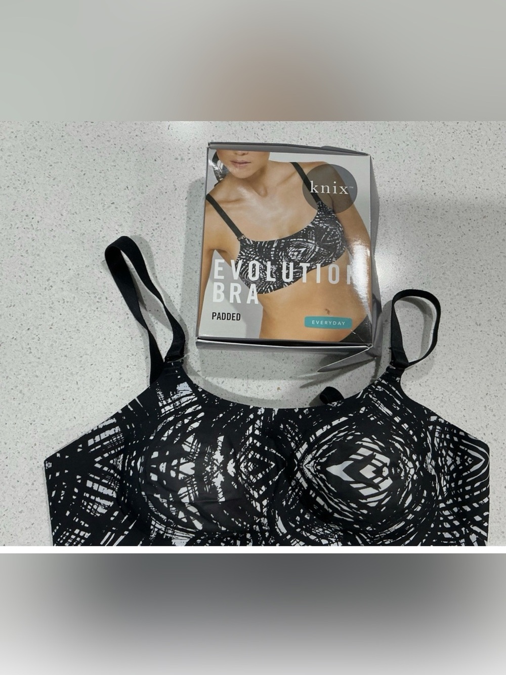 Knix Padded Evolution Wireless Reversible Bra Size 1 Black NWT